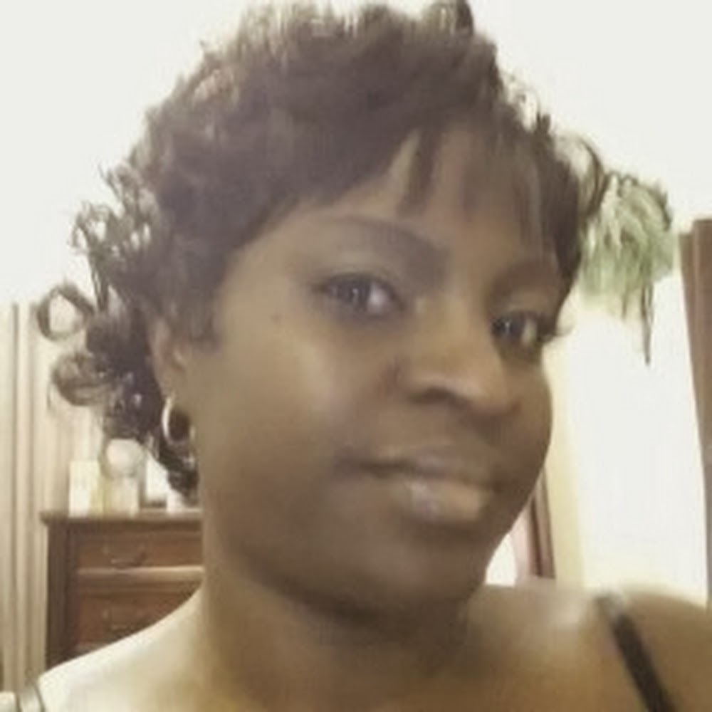 Meet your Posher, Carrie